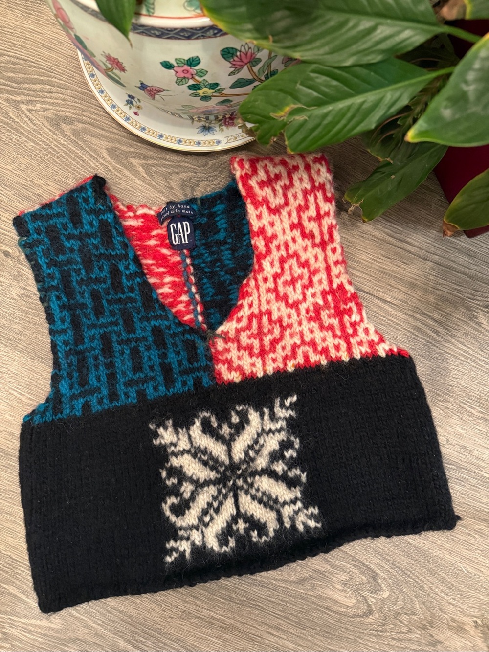 Vintage 90s GAP Knit By Hand Patchwork Wool Sweater Vest Archival Rare ❄️